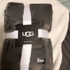NWT- - UGG POLAR THROW